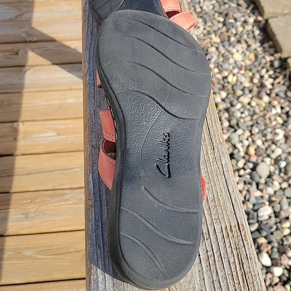 Clarks Leather Salmon Coral Color Strappy Sandal. Women's Size 7 Med. - Picture 11 of 11